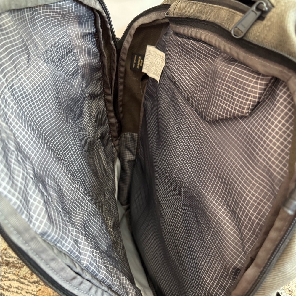 Timbuk2 Gray Backpack Bottle Opener Padded Laptop Zipper Pockets Good Condition - Picture 7 of 10